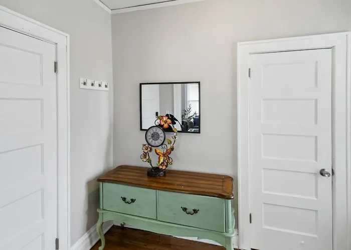 Cozy Family Spot Near Great Lakes Naval Base Apartment *