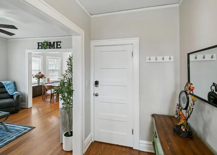 Cozy Family Spot Near Great Lakes Naval Base Apartment Waukegan