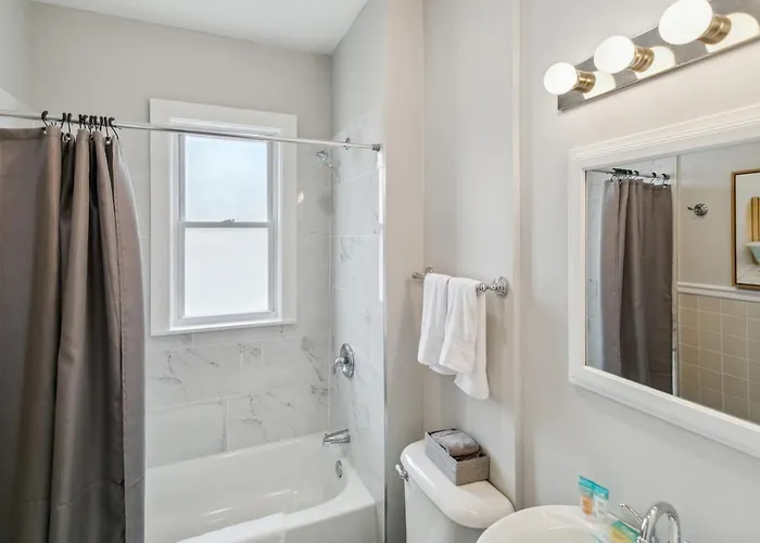 Cozy Family Spot Near Great Lakes Naval Base * Waukegan