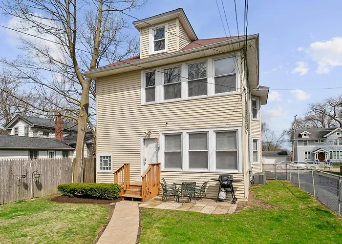 Cozy Family Spot Near Great Lakes Naval Base Apartment Waukegan
