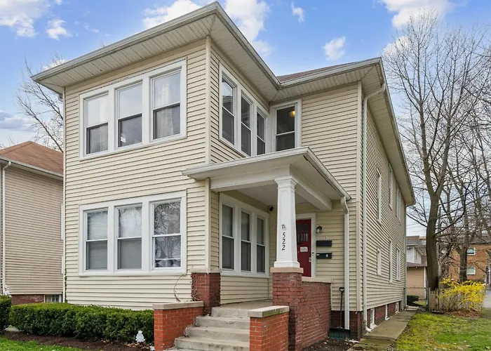 Cozy Family Spot Near Great Lakes Naval Base Apartment *