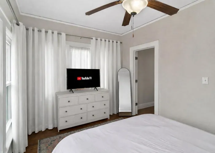 Cozy Family Spot Near Great Lakes Naval Base Apartment *